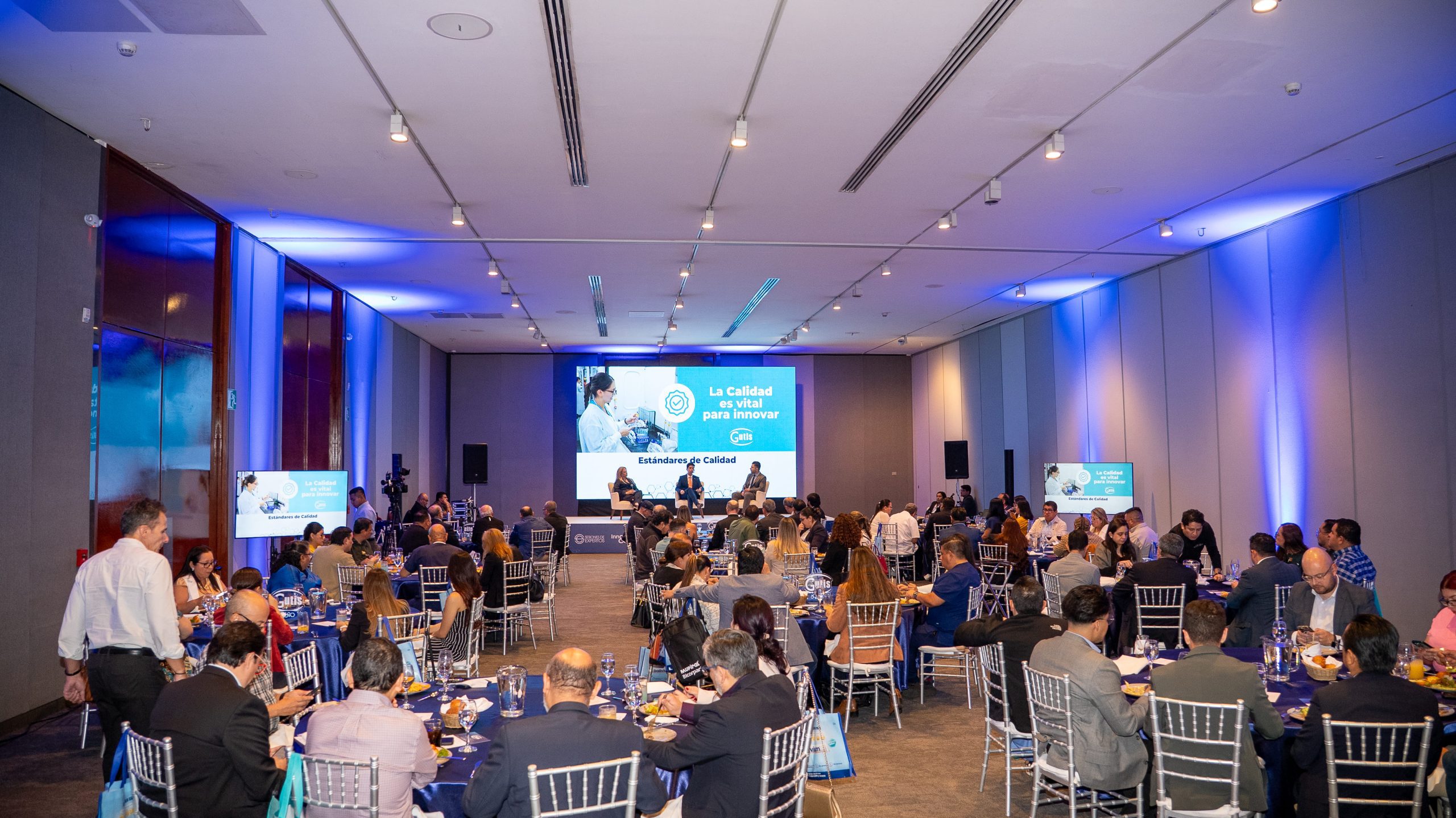 Gutis realizó foro de innovación con médicos y expertos en Guatemala